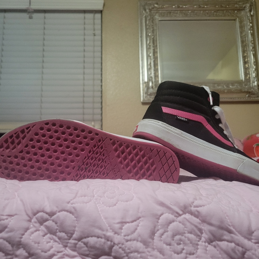 Vans - Picture 2 of 2
